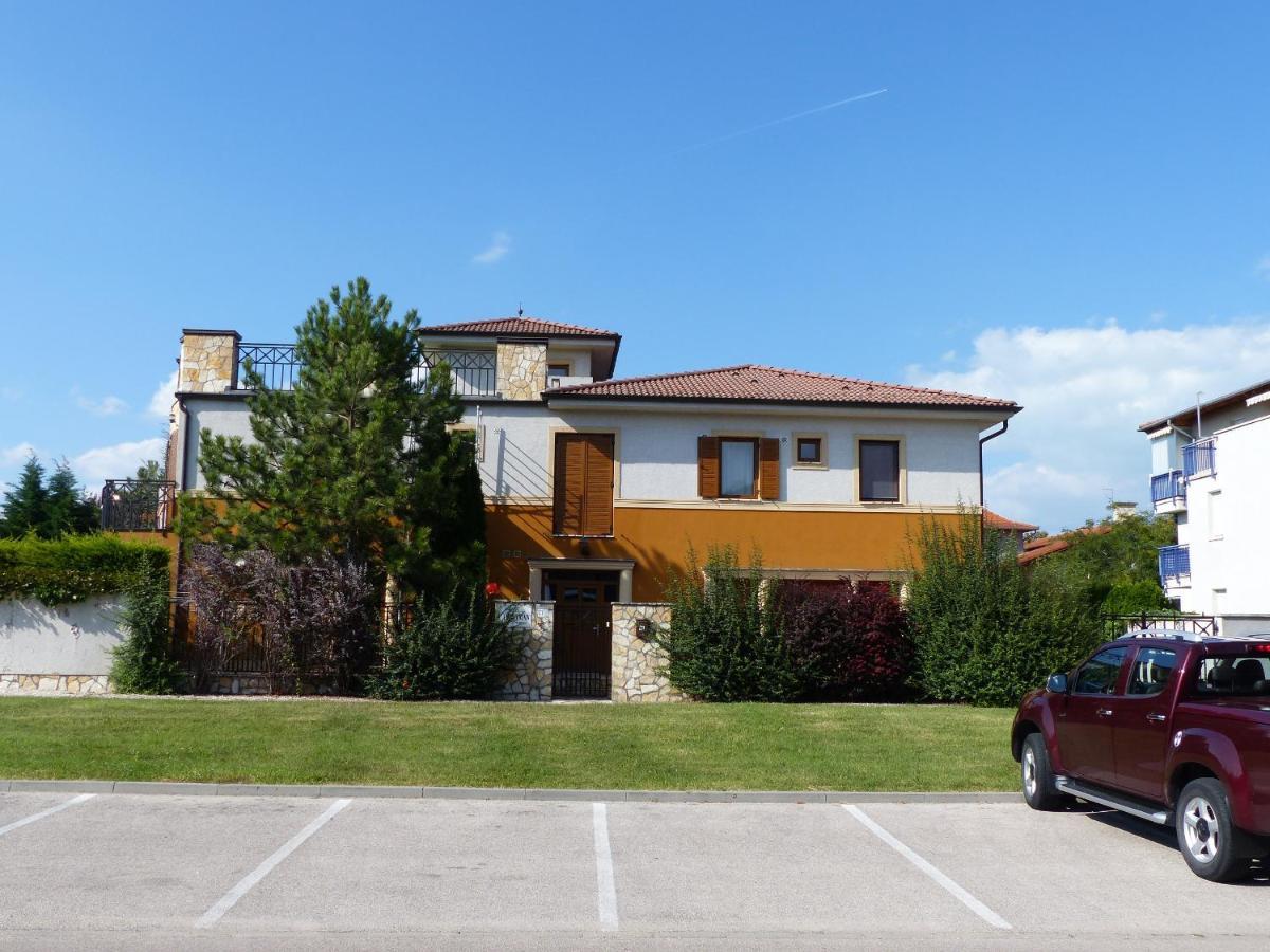 Toscana Lakeside Apartments I - II Family Friend 시오포크 외부 사진